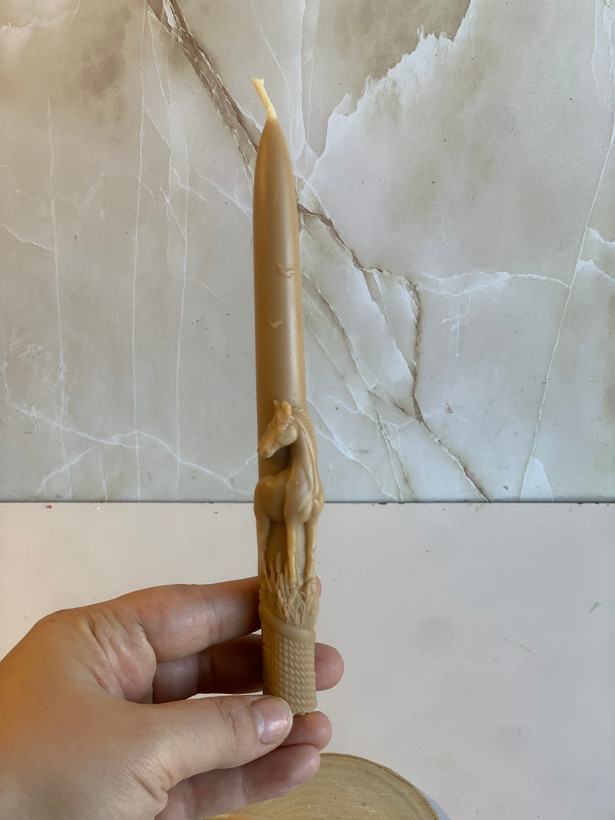 شمع قلمی اسب نماد سال ۱۴۰۵